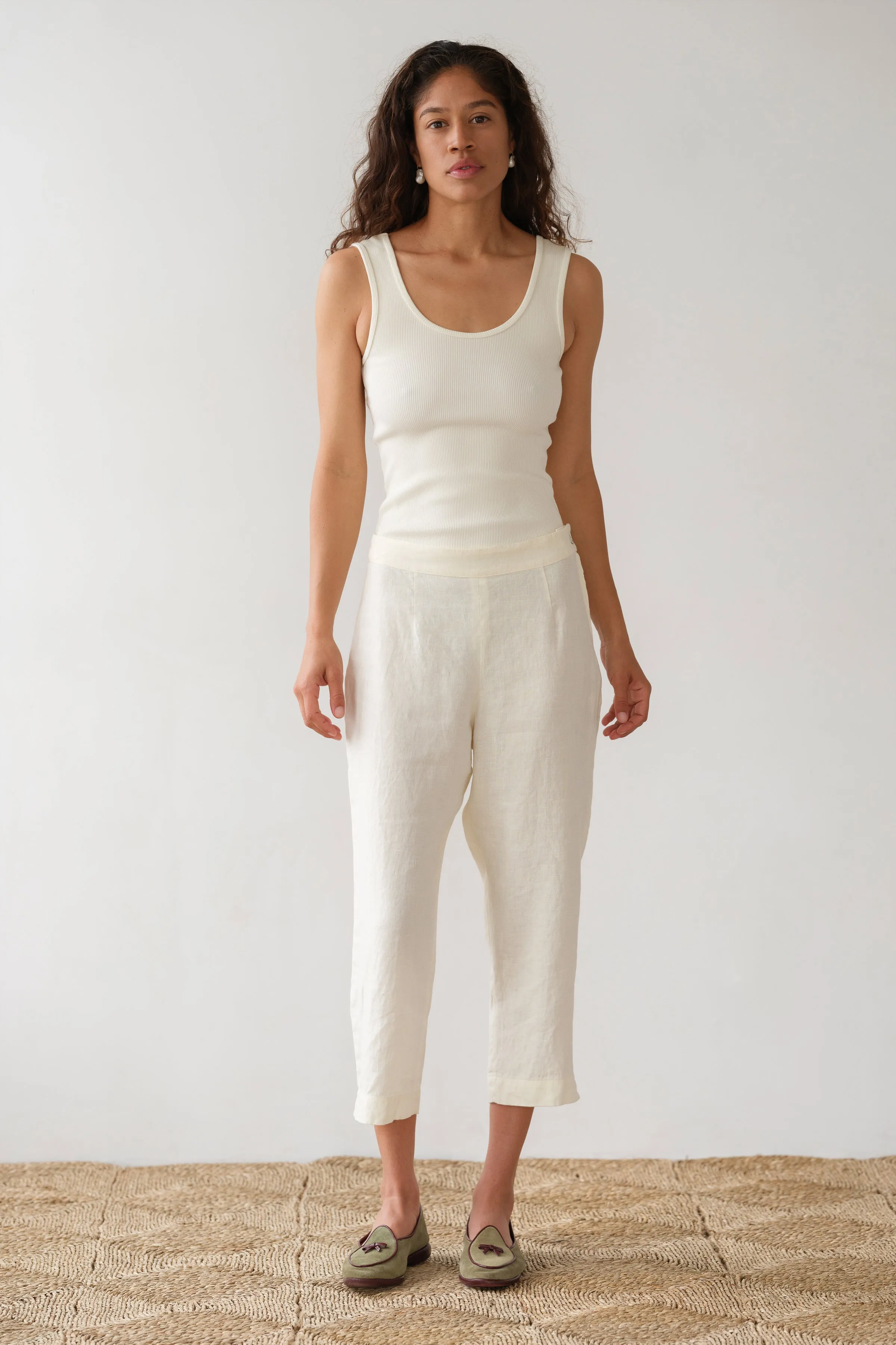 The Linen Capri Pant sold by DONNI. product image thumbnail 3