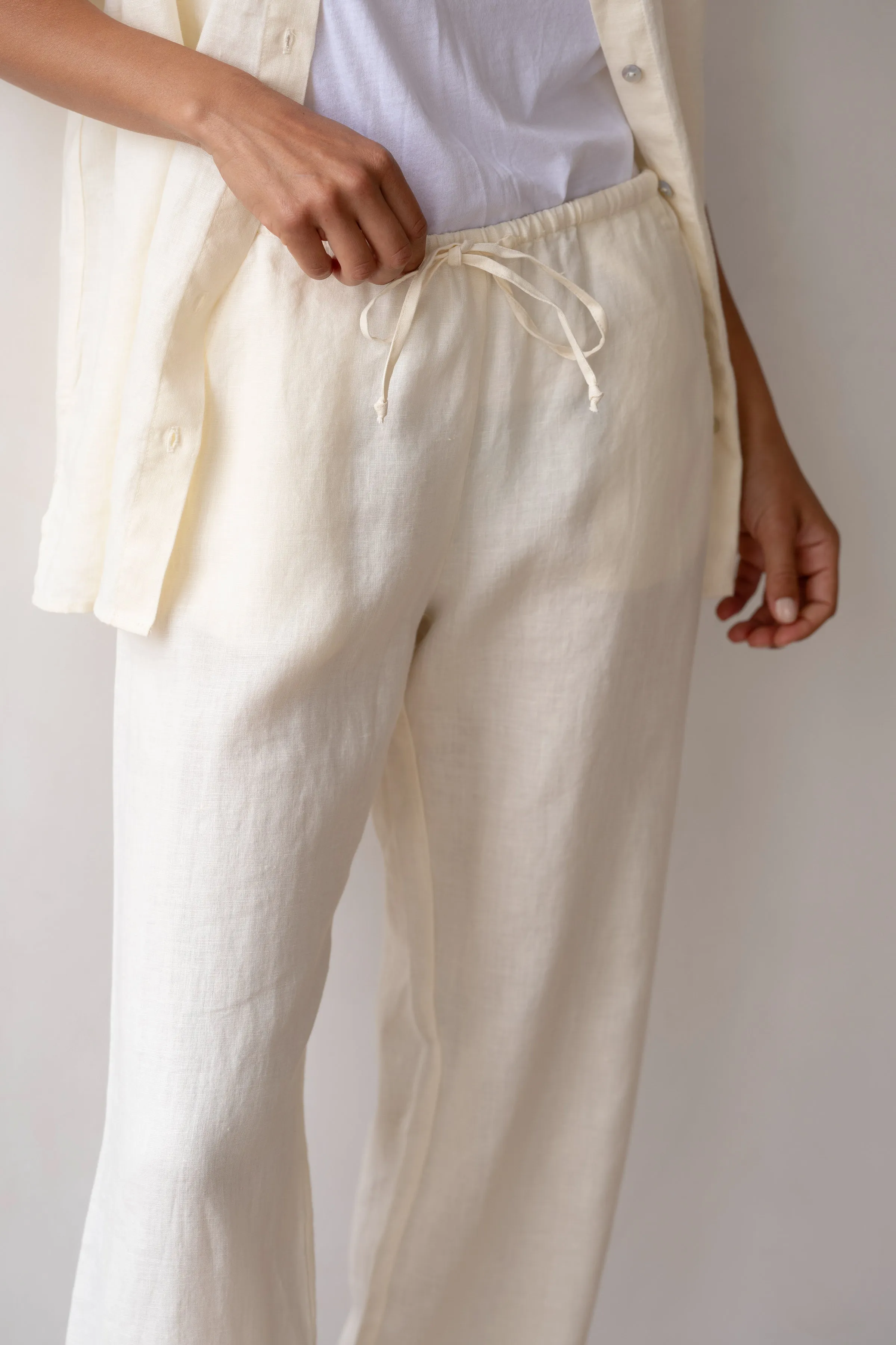 The Linen Drawstring Pant sold by DONNI. product image thumbnail 5