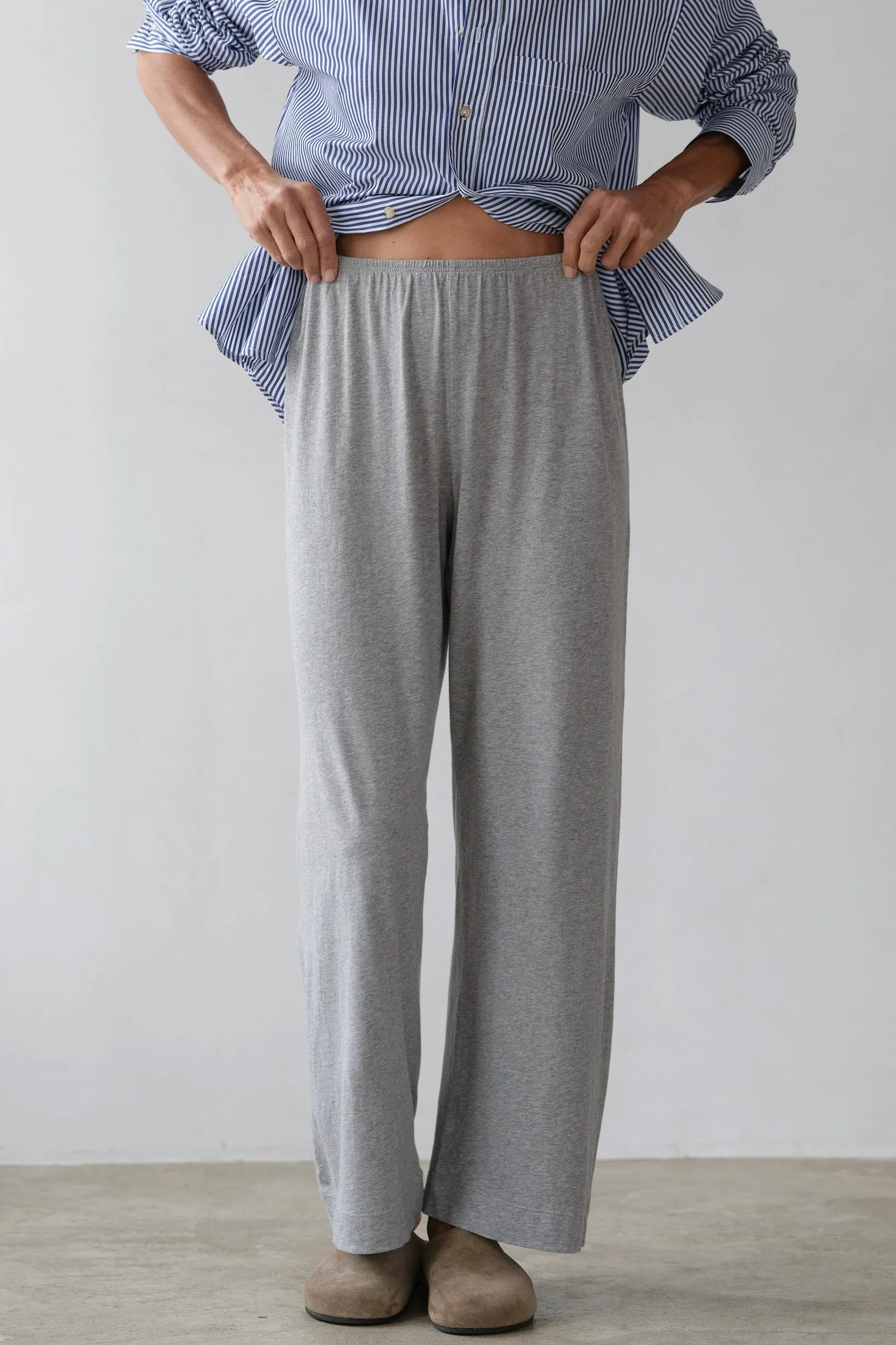 The Jersey Simple Crop Pant sold by DONNI. product image thumbnail 3