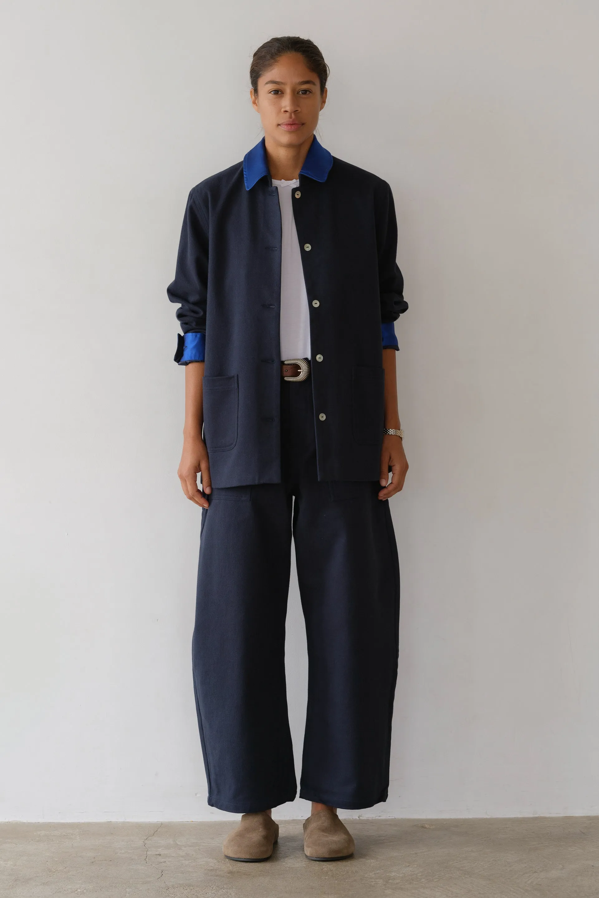 The Chino Barrel Pant sold by DONNI.