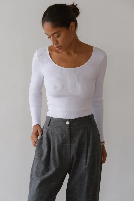 The Rib Scoop Long Sleeve sold by DONNI.