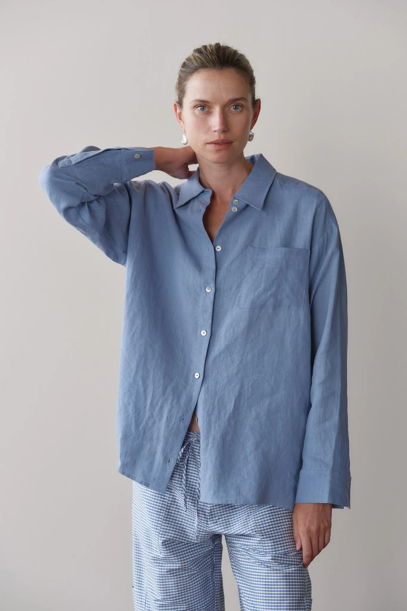 The Linen Relaxed Shirt sold by DONNI. product image thumbnail 4