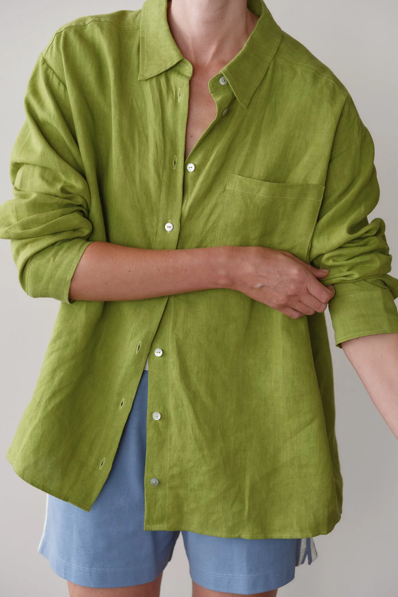 The Linen Relaxed Shirt sold by DONNI. product image thumbnail 4