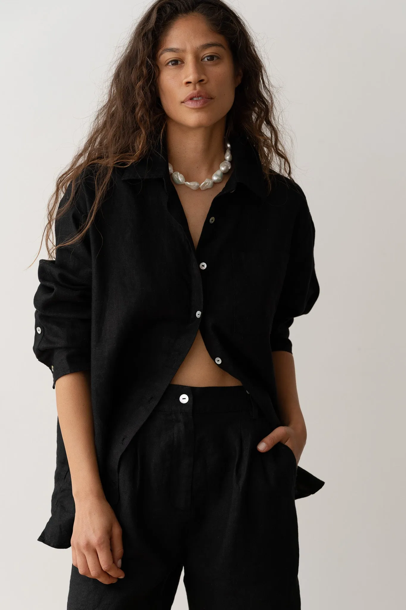 The Linen Relaxed Shirt sold by DONNI. product image thumbnail 3