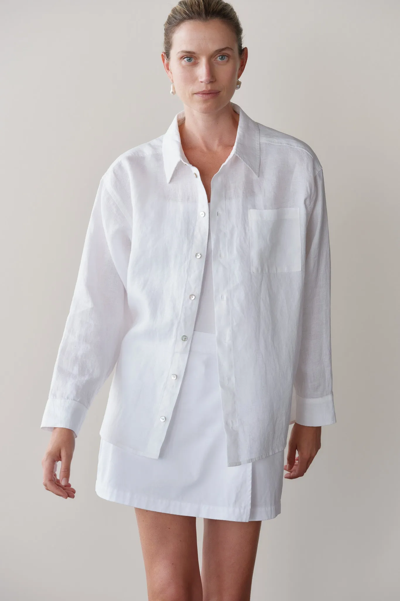 The Linen Relaxed Shirt sold by DONNI. product image thumbnail 4
