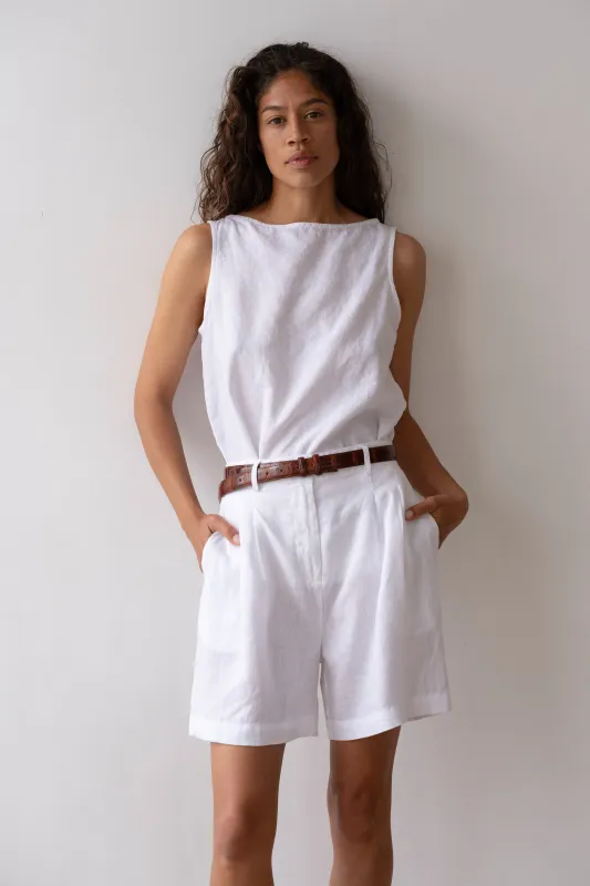 The Linen Pleated Short made by DONNI.
