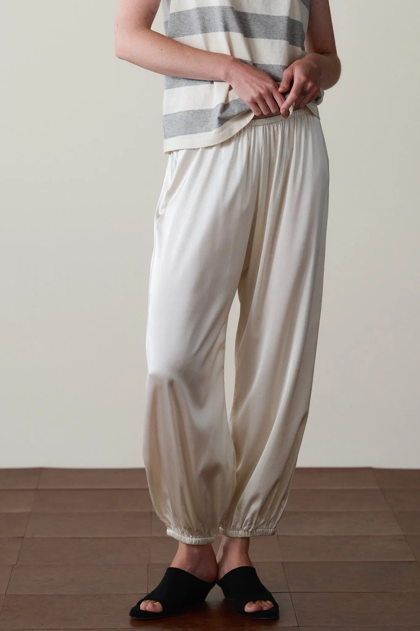 The Silk Balloon Pant sold by DONNI. product image thumbnail 4