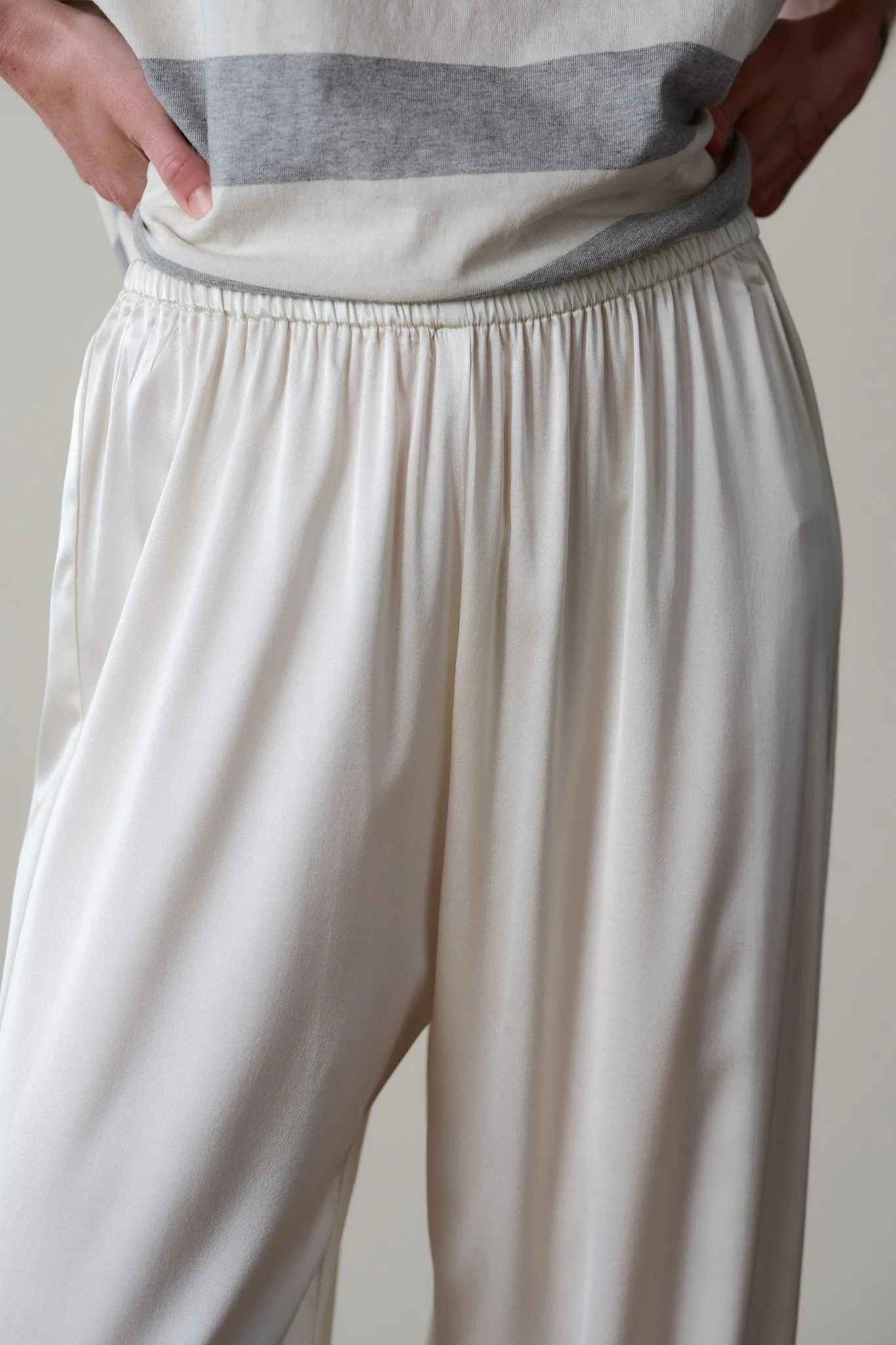 The Silk Balloon Pant sold by DONNI. product image thumbnail 5