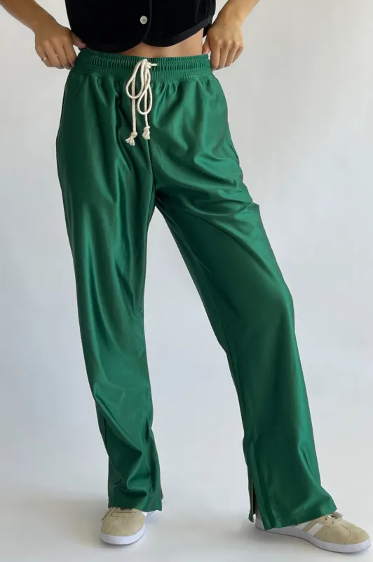 track pant made by DONNI.