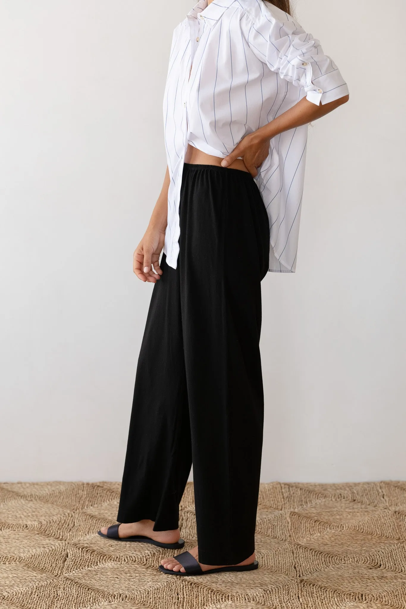 The Jersey Simple Crop Pant sold by DONNI. product image thumbnail 4