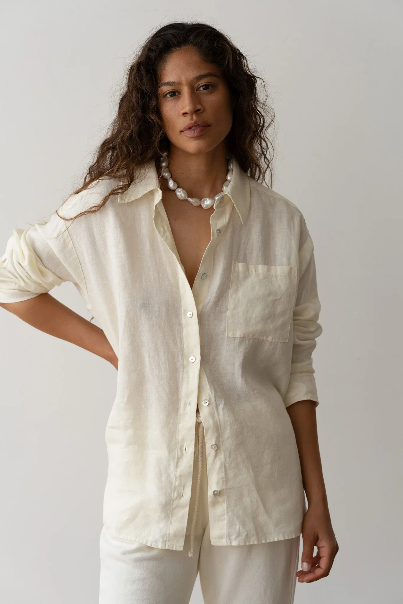 The Linen Relaxed Shirt sold by DONNI. product image thumbnail 4