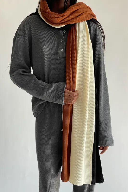 thermal trio scarf sold by DONNI.