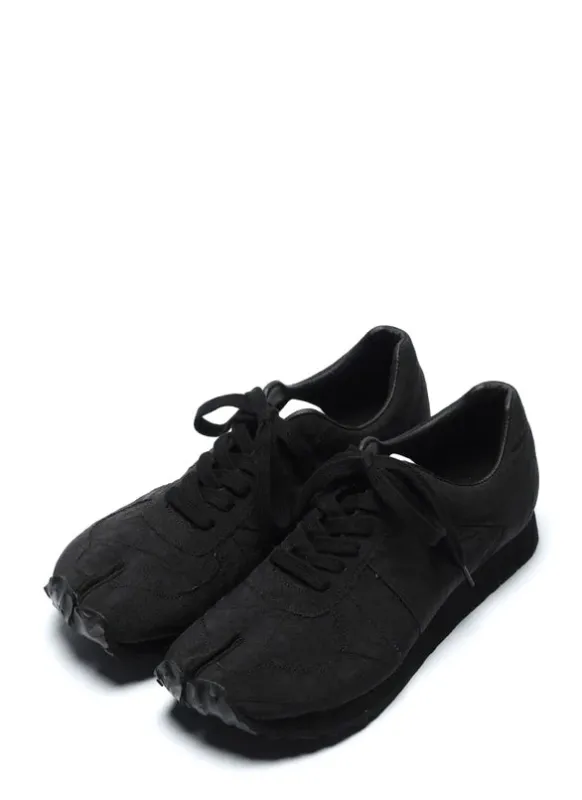 TABITO21 | Airbag Tabi Trainer | Black sold by Hansen Garments