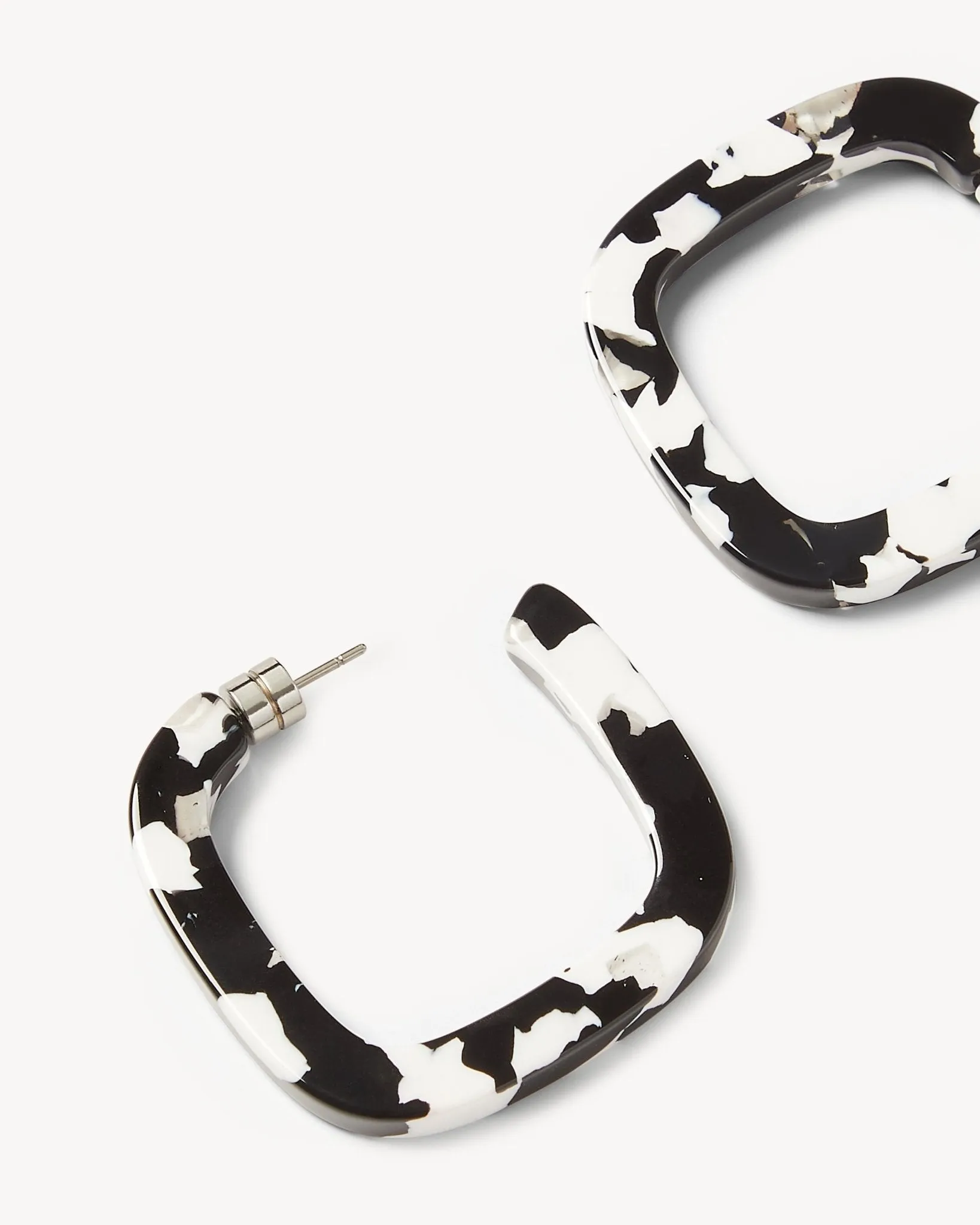 Midi Square Hoops in Noir sold by Machete product image thumbnail 2