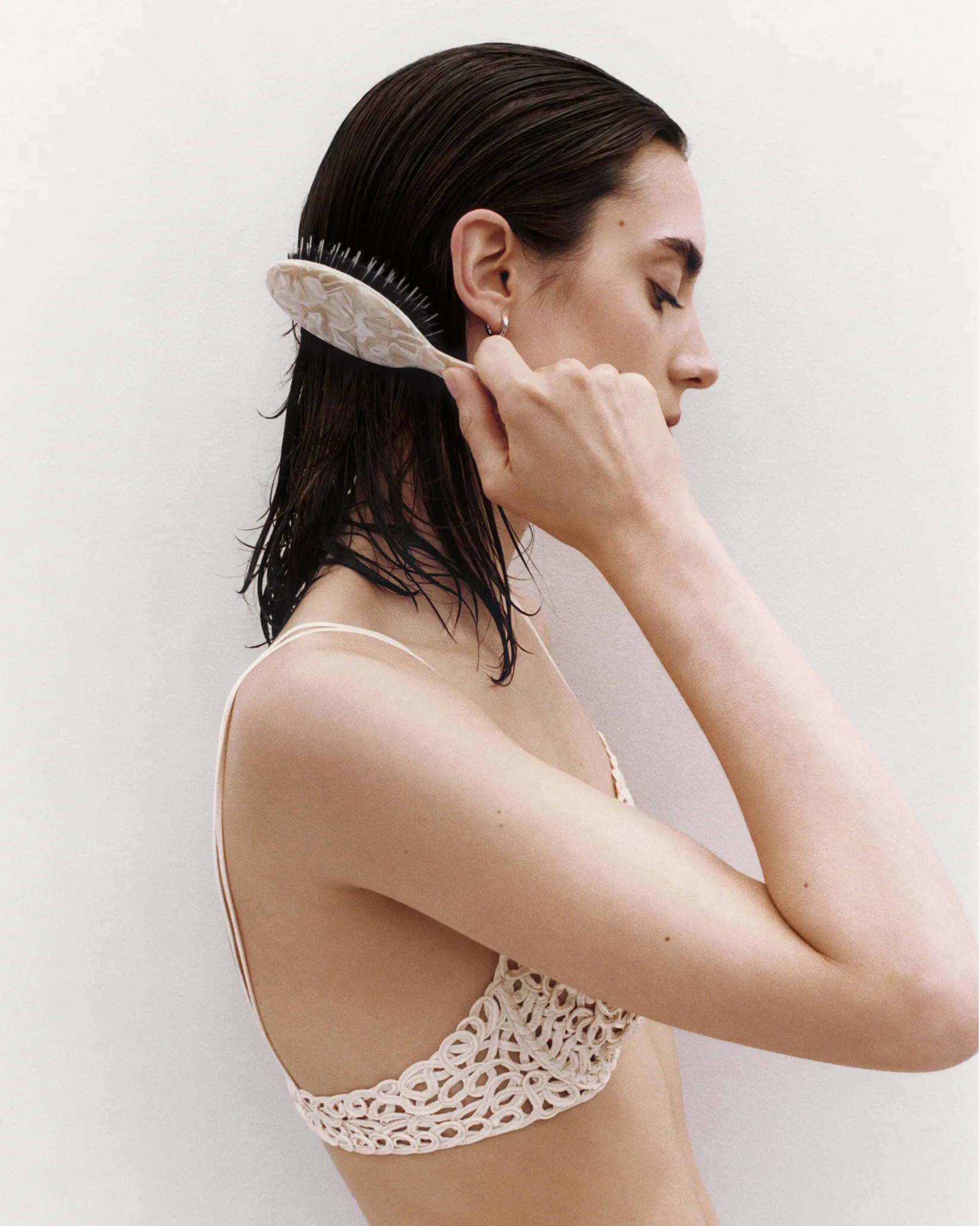 Ultralight Hair Brush in Midnight Horn sold by Machete product image thumbnail 4