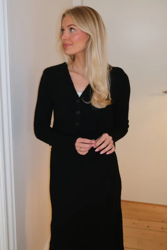 Nova Tie Blouse Knit - Sort sold by Teeshoppen