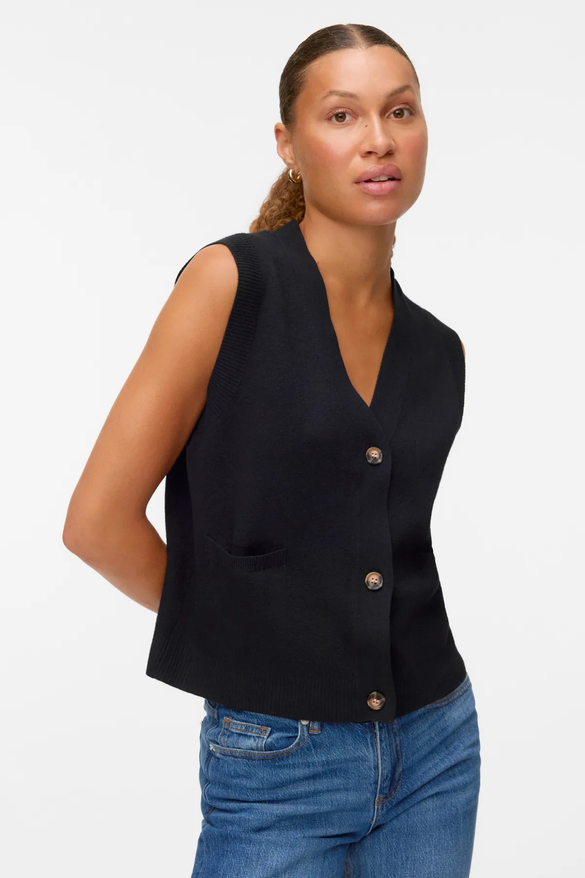 Saba V-Hals Knap Vest - Sort sold by Teeshoppen