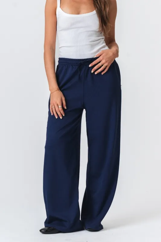 Leah Loose Pants - Mørk Navy sold by Teeshoppen