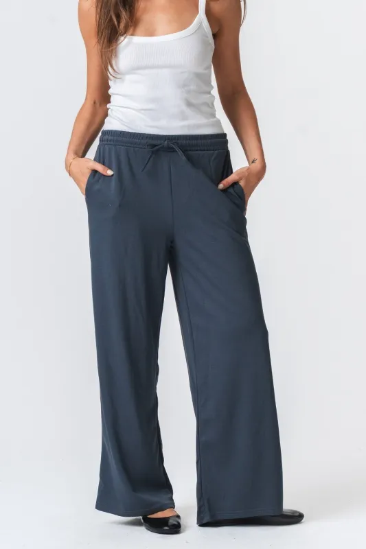 Leah Loose Pants - Grå sold by Teeshoppen