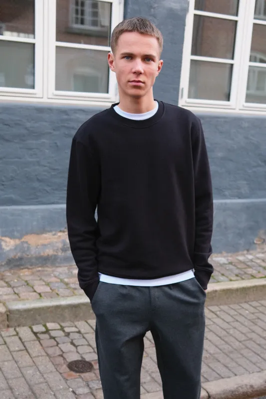 T-shirt + Trøje - Herre sold by Teeshoppen