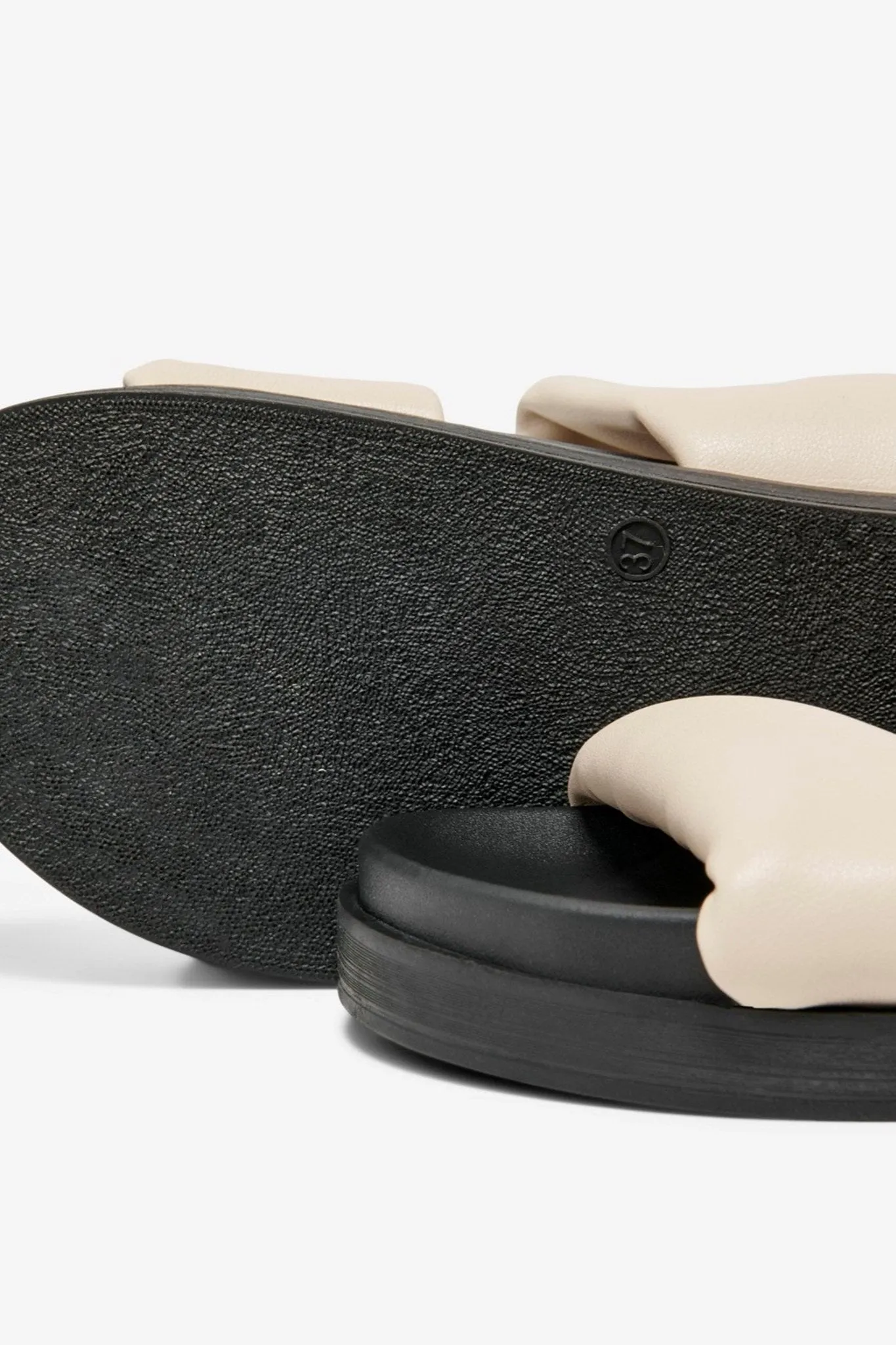Minnie Sandaler - Beige sold by Teeshoppen product image thumbnail 3