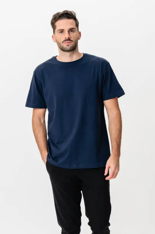 Basic Let T-shirt - Navy sold by Teeshoppen