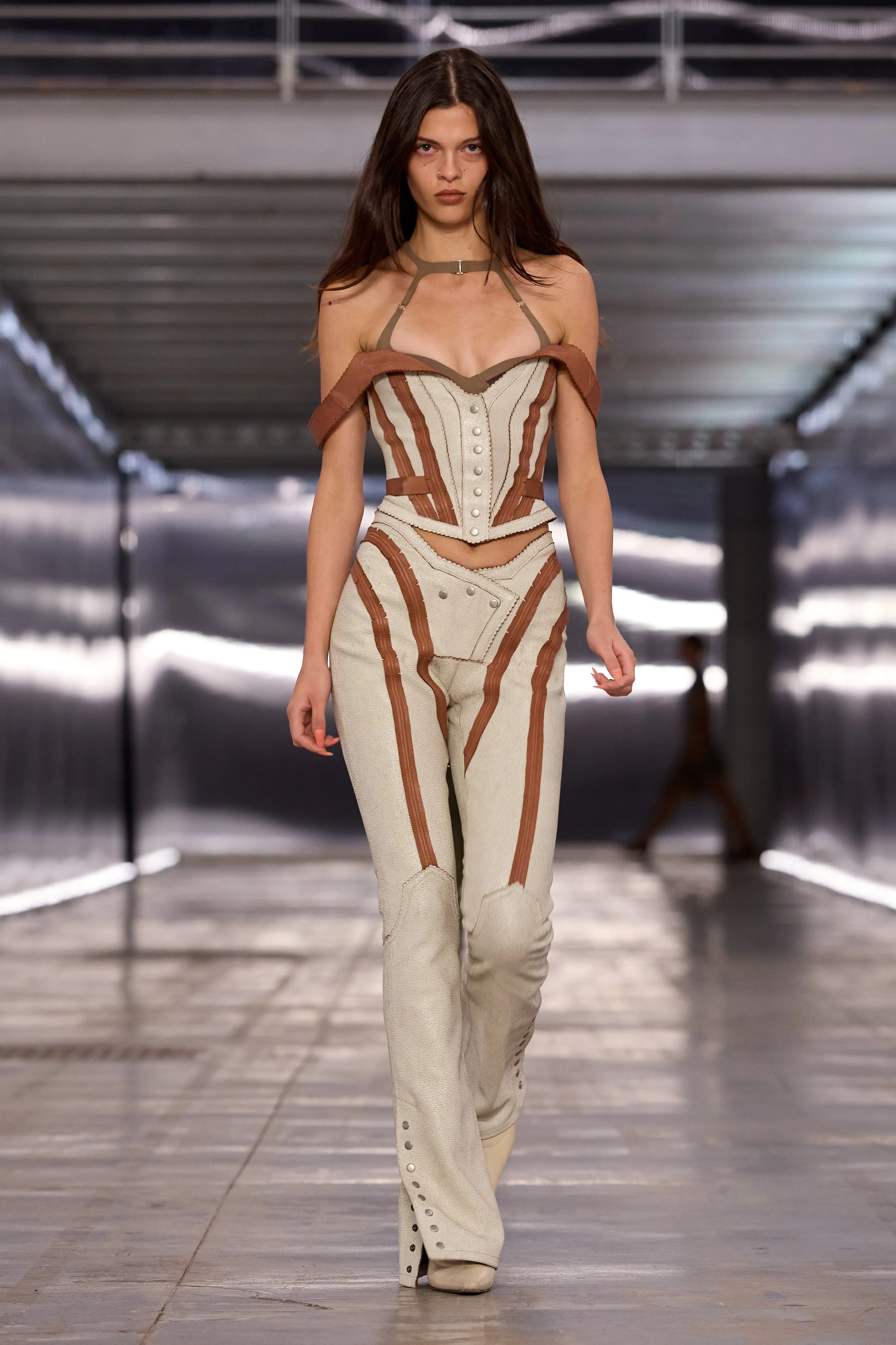 Scallop Corset Ivory sold by KNWLS product image thumbnail 3