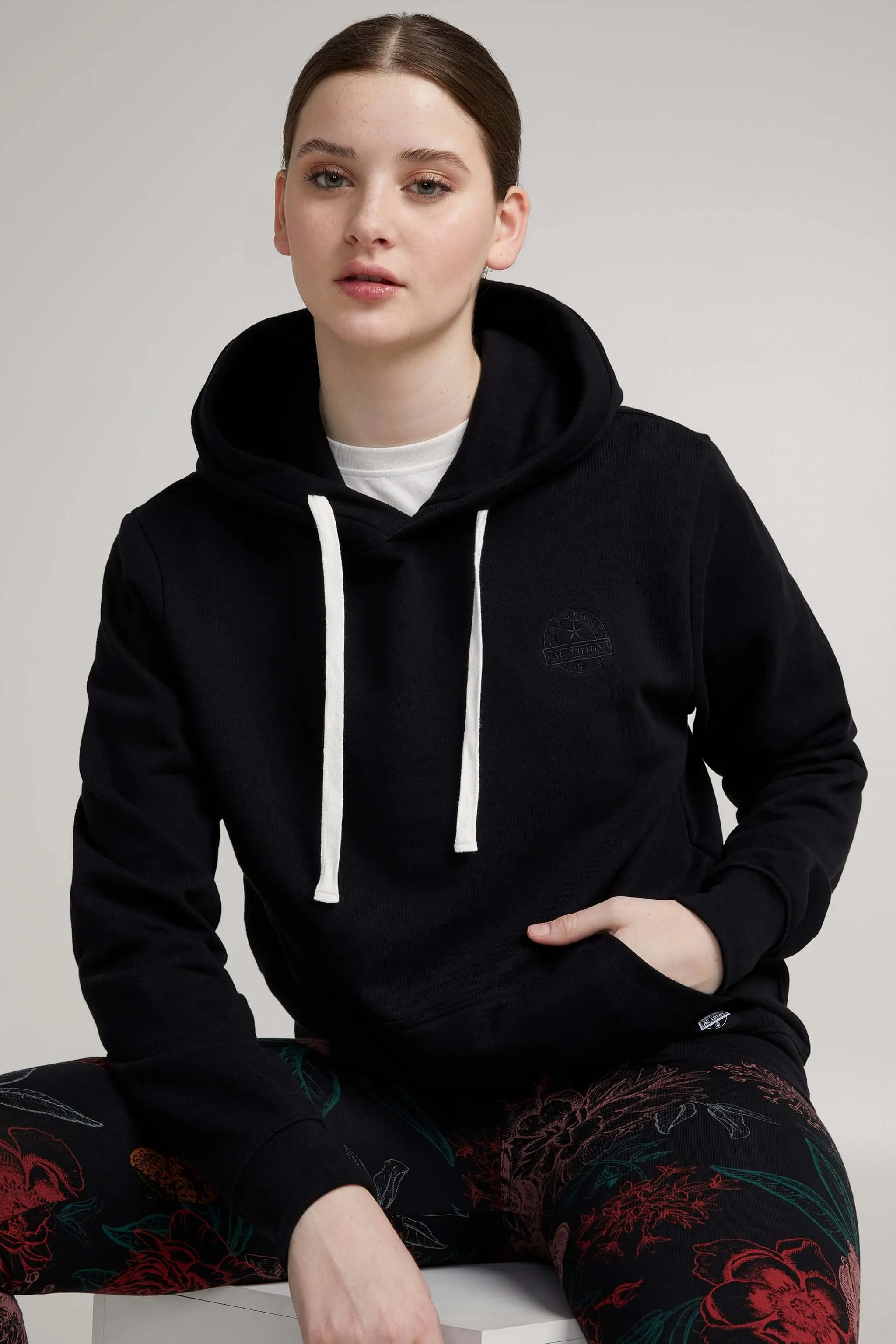 Hoodie unisexe broderie Original sold by Au Coton product image thumbnail 4