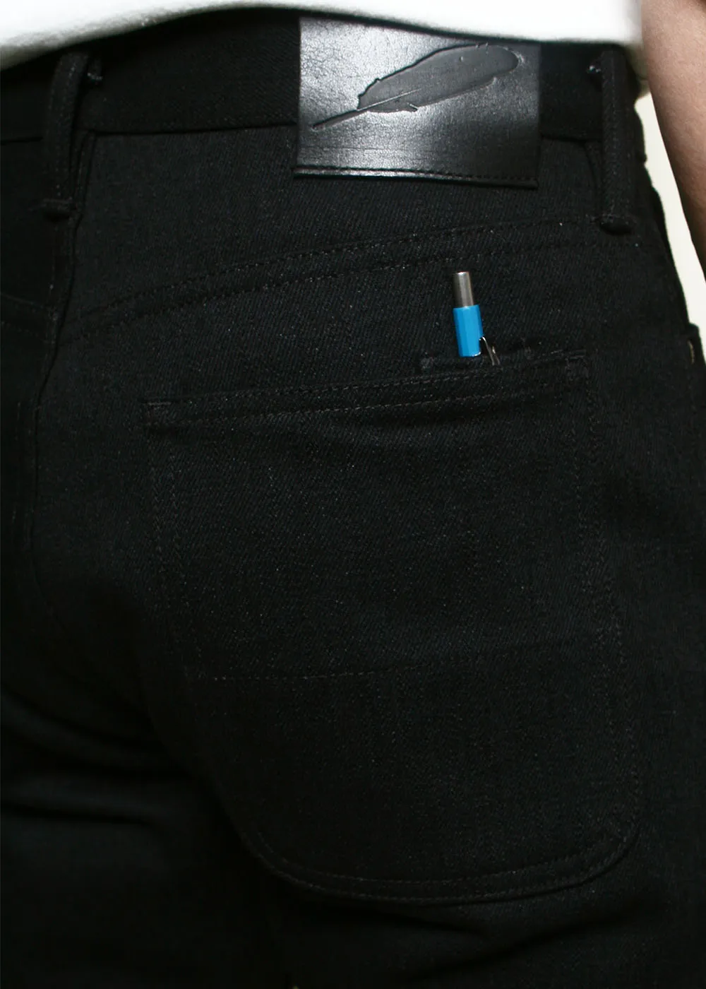 Relaxed Strider // 17oz Cryptic Stealth sold by Rogue Territory product image thumbnail 4