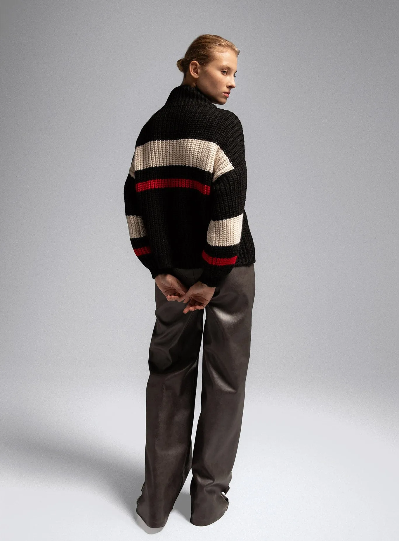 ROMEO TURTLE NECK KNIT sold by LAAGAM product image thumbnail 3