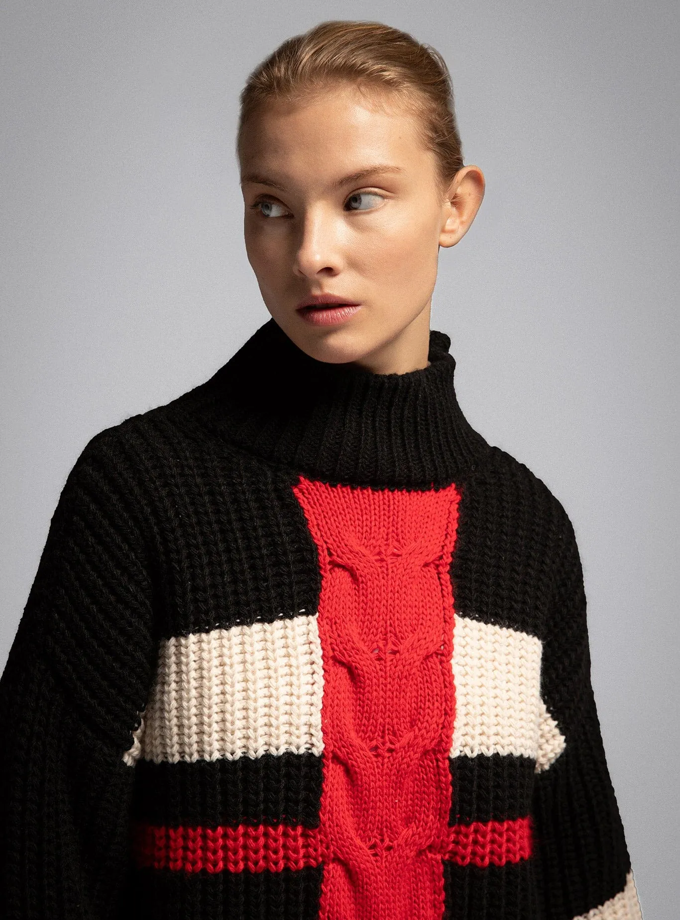ROMEO TURTLE NECK KNIT sold by LAAGAM product image thumbnail 4