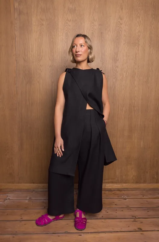 Purītsu Pants in Black Linen sold by Emiko Studios