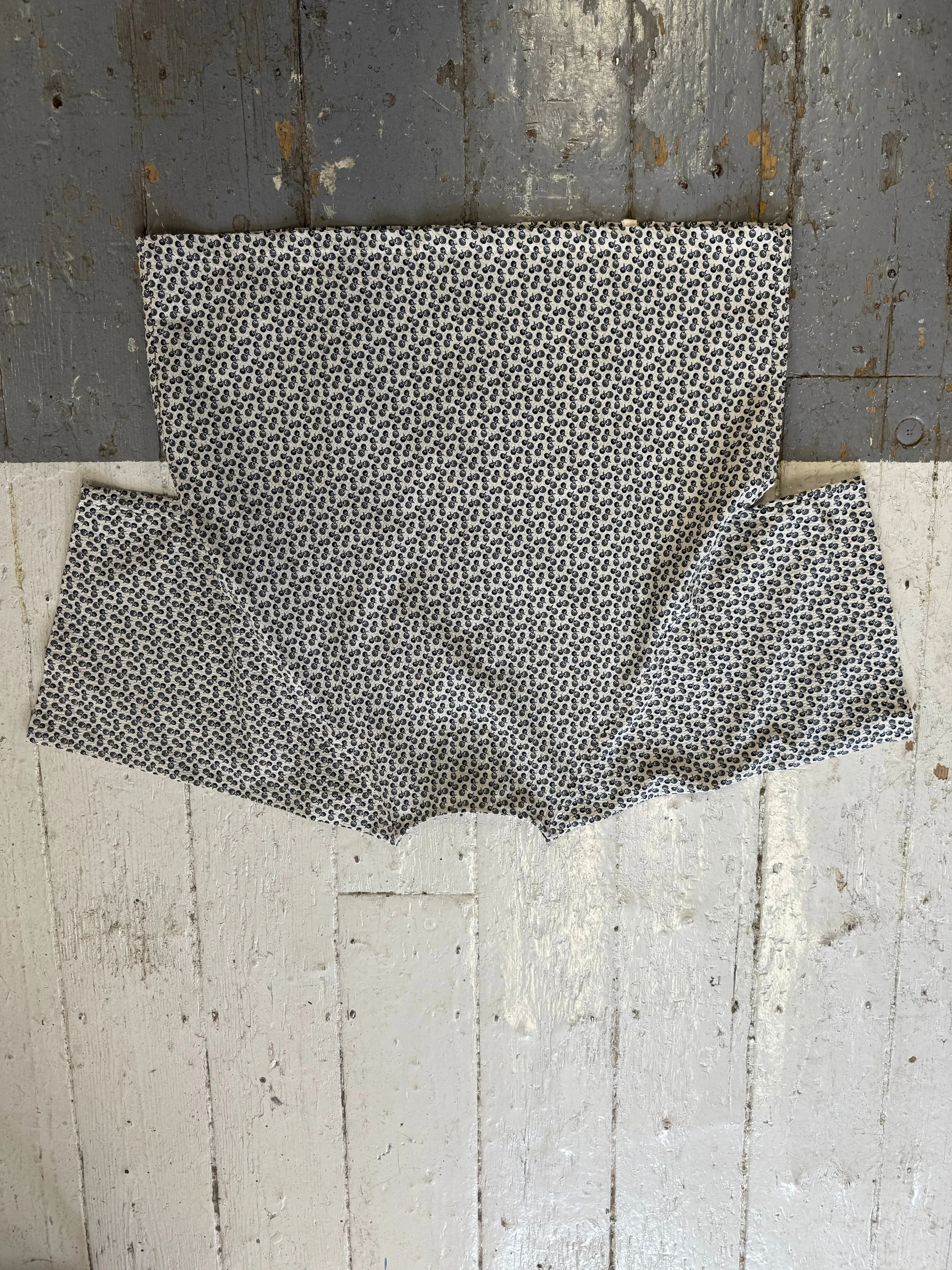 Limited Edition Kinchaku Shirt in White Acorn Seersucker XS-M sold by Emiko Studios product image thumbnail 2