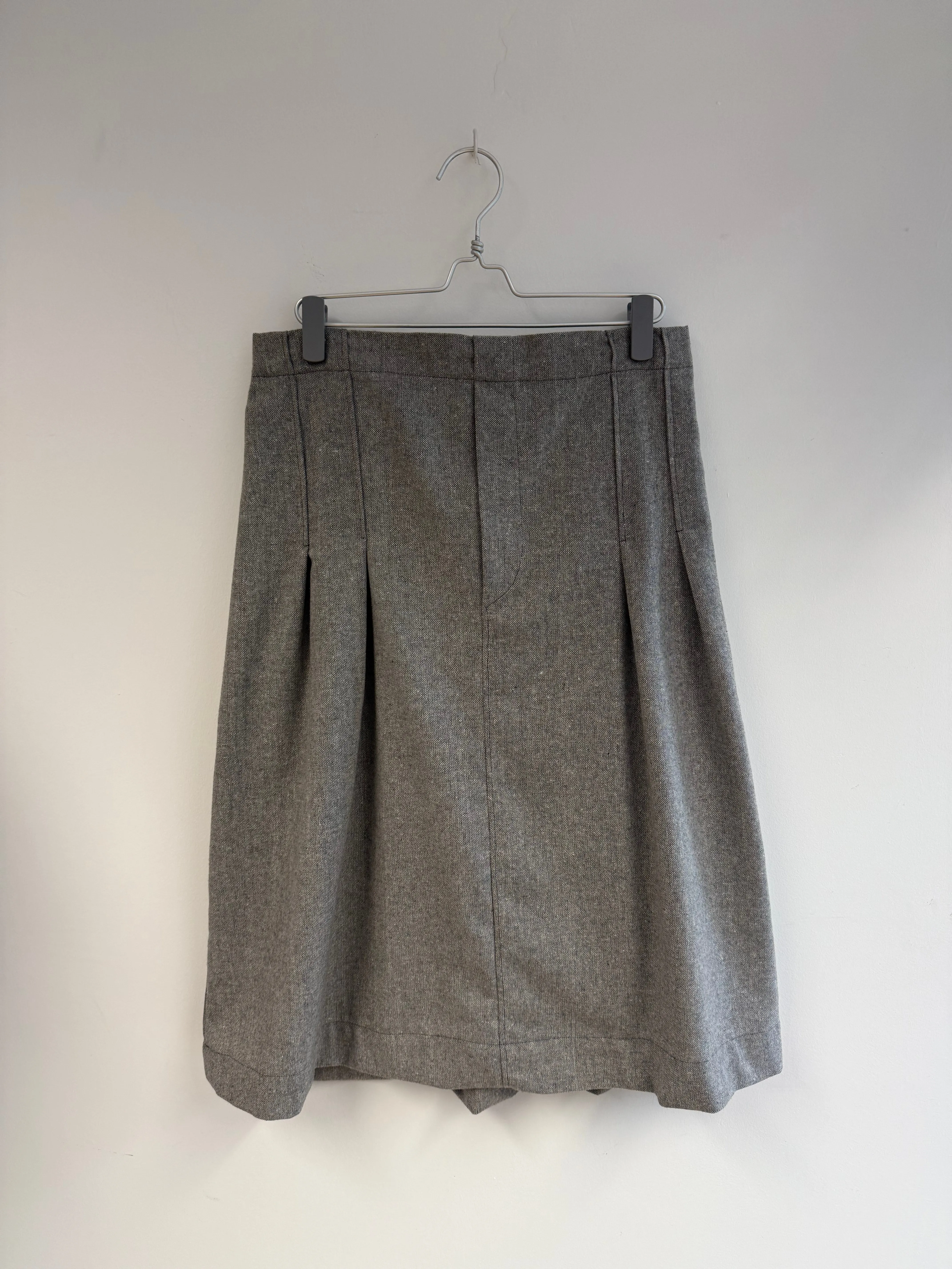 Limited Batch Puritsū Skirt in Grey sold by Emiko Studios product image thumbnail 3