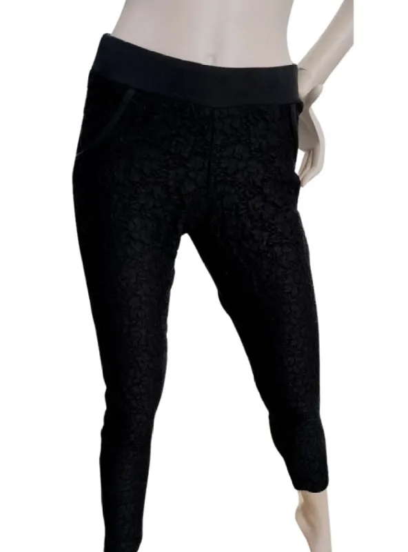 LACE DETAILED LEGGING sold by FBO