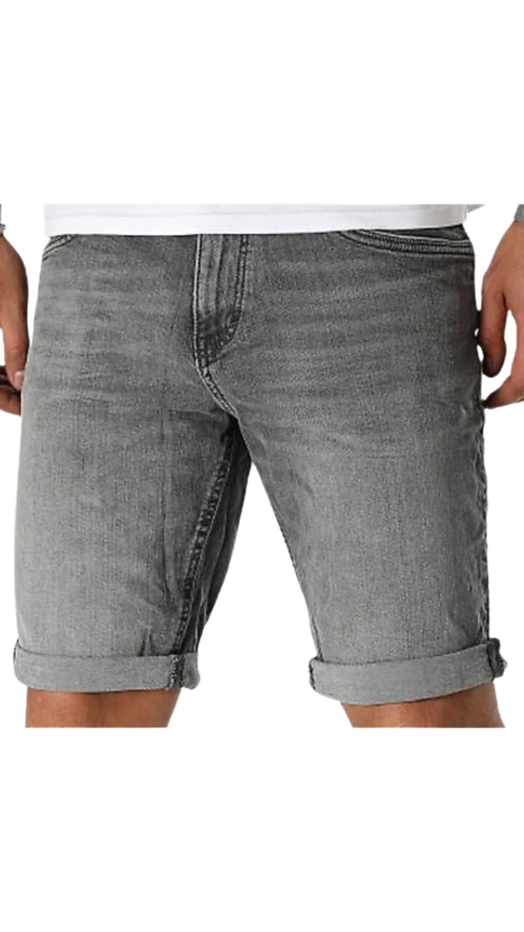 MEDIUM WASHED DENIM SHORT sold by FBO