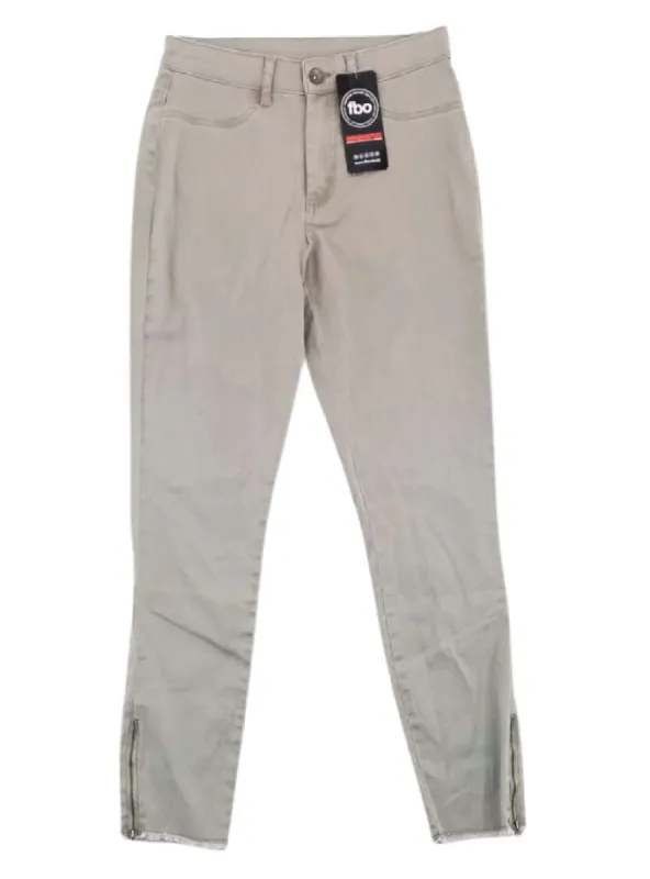 CROPPED ZIP DETAIL JEAN sold by FBO