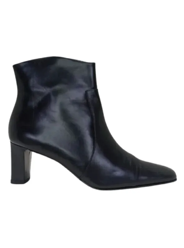 KITTEN HEEL LEATHER ANKLE BOOTS sold by FBO