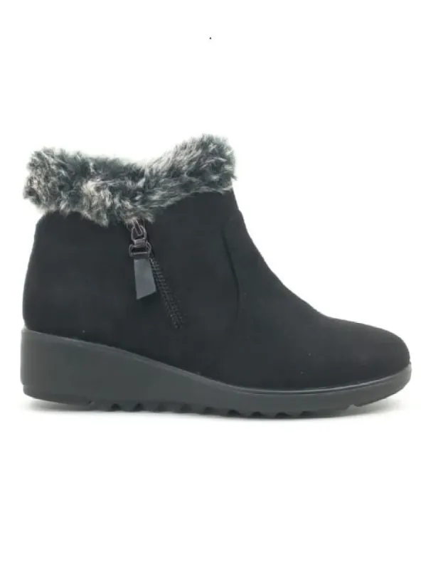 DETAILED SUEDE  ANKLE BOOT sold by FBO