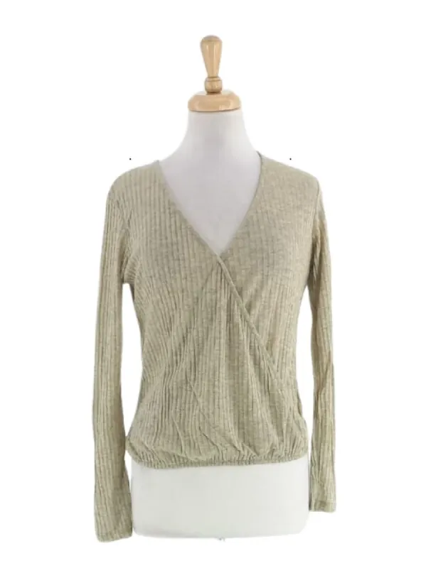 DETAIL V NECK BLOUSE sold by FBO