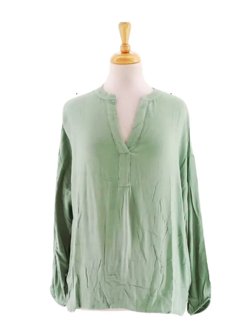 LOOSE SLEEVE BLOUSE sold by FBO