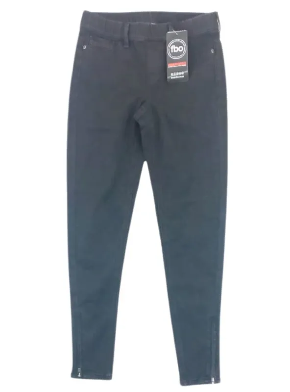 DETAILED ZIP SKINNY JEANS sold by FBO