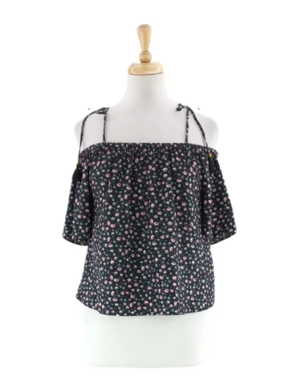 DETAILED FLORAL BLOUSE sold by FBO