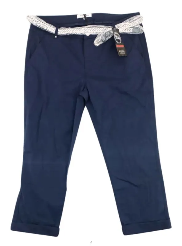 BASIC THREE QUARTER TROUSER (WITH BELT) sold by FBO