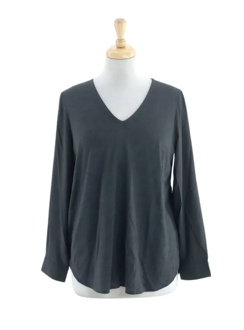 COMBO V-NECK BLOUSE sold by FBO