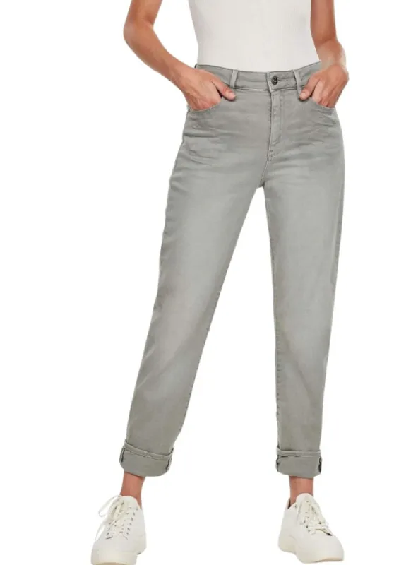 HIGH WAIST STRAIGHT LEG JEAN sold by FBO