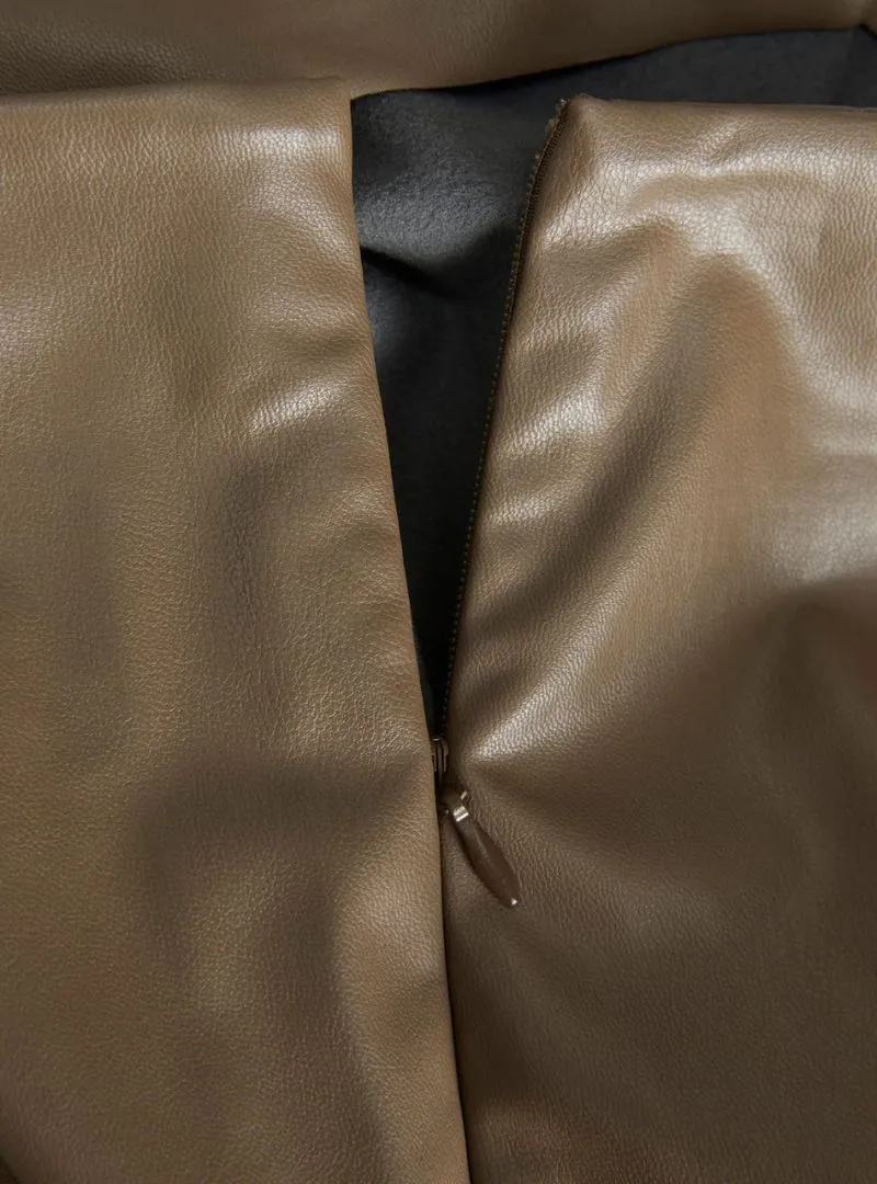 FAUX PLEATHER LEATHER LEGGINGS sold by FBO product image thumbnail 5