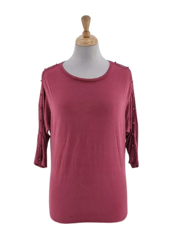 DETAILED SLEEVE TEE sold by FBO