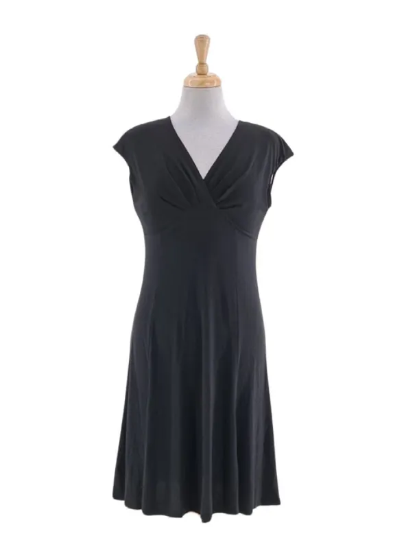 BASIC V-NECK FLARE DRESS sold by FBO