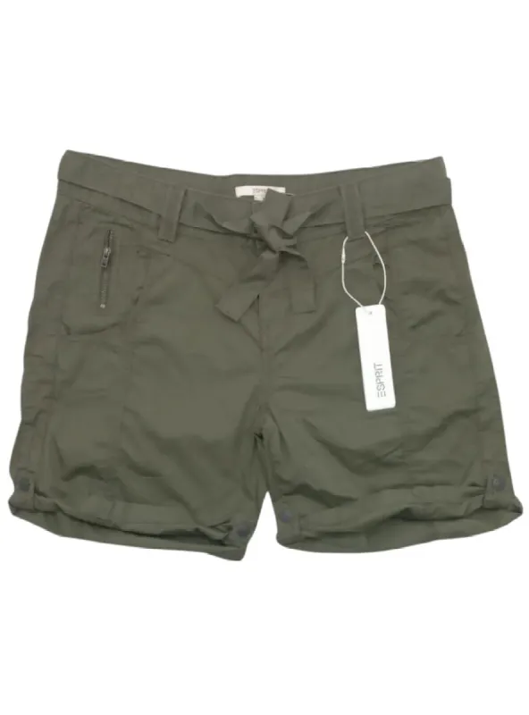 LINING DETAILED SHORTS sold by FBO